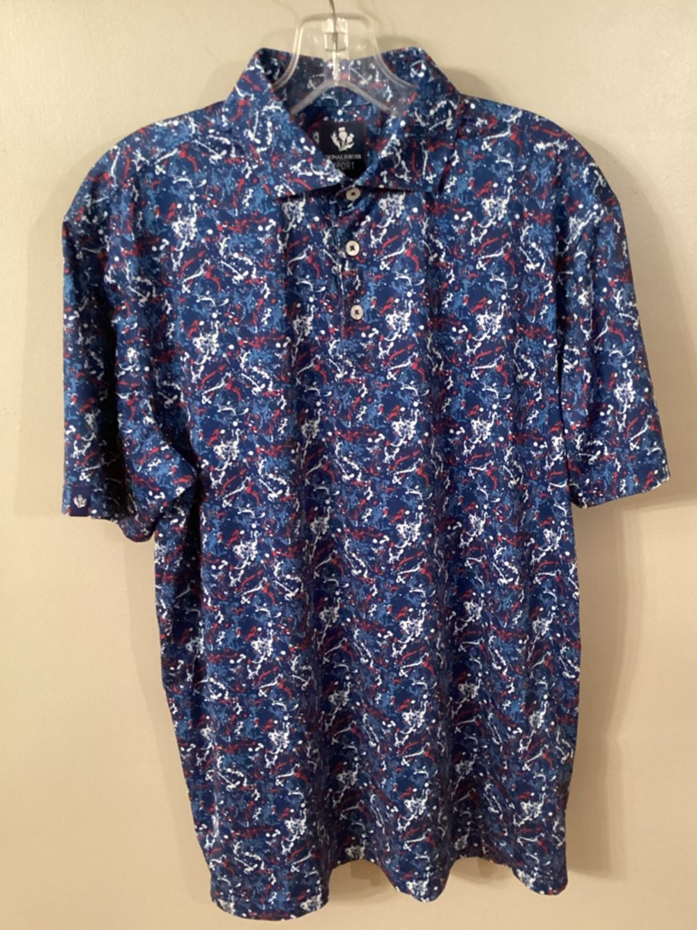 DONALD ROSS SIZE MEDIUM RED WHITE AND BLUE PERFORMANCE JERSEY GOLF POLO SHIRT